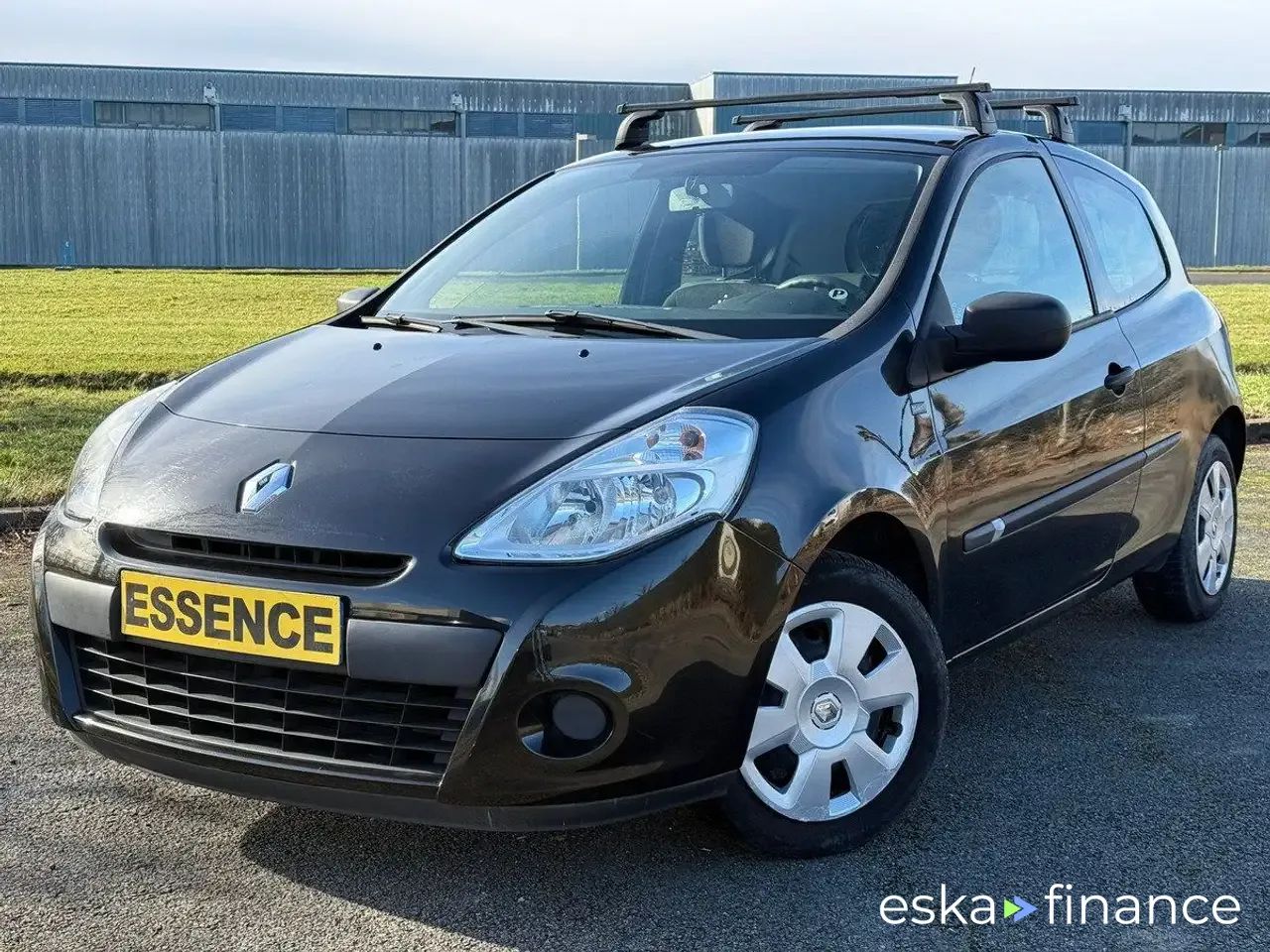 Lízing Sedan Renault Clio 2012