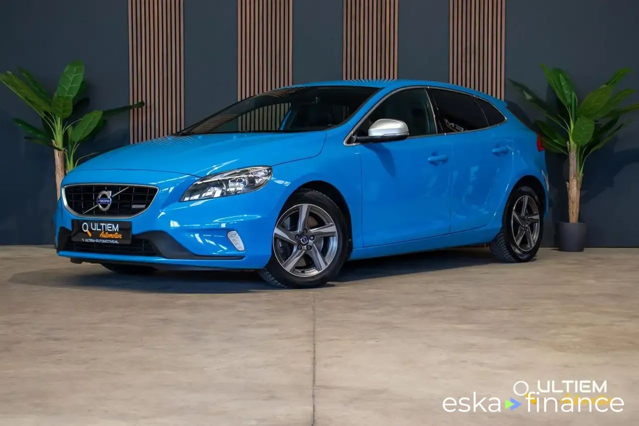 Leasing Hatchback Volvo V40 2014