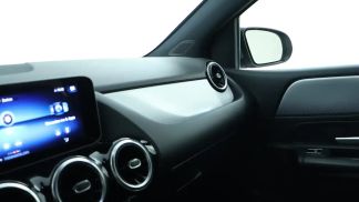 Financování Hatchback MERCEDES B 180 2020