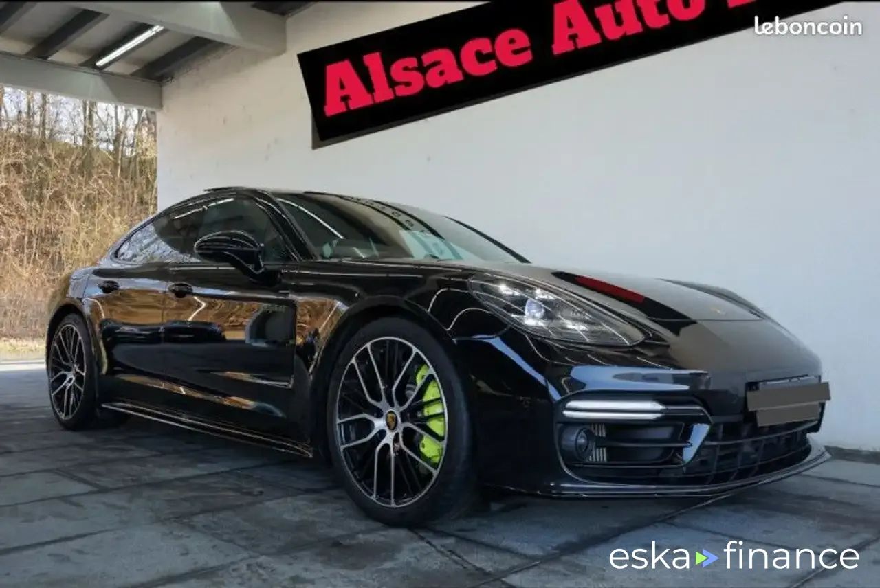 Lízing Sedan Porsche Panamera 2021