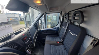 Zamknięta ciężarówka Iveco DAILY 2021