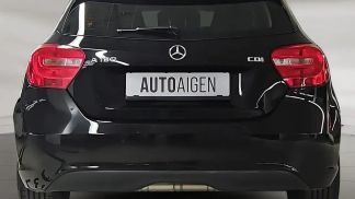 Lízing Hatchback MERCEDES A 180 2015