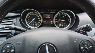 Lízing Hatchback MERCEDES R 350 2011