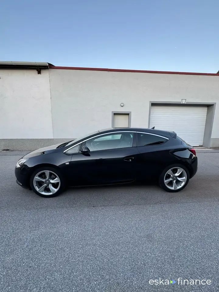 Leasing Coupe Opel Astra 2011