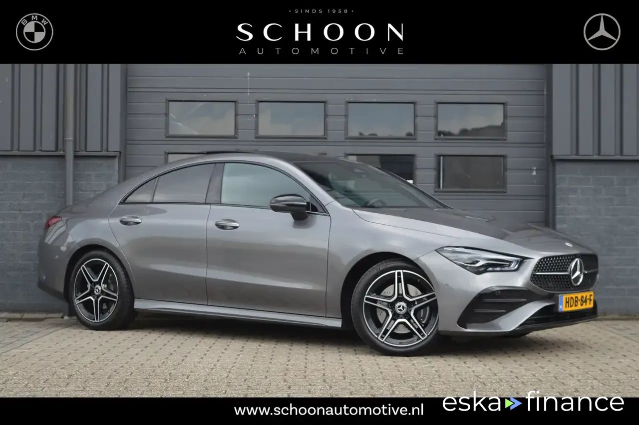 Lízing Sedan MERCEDES CLA 200 2024