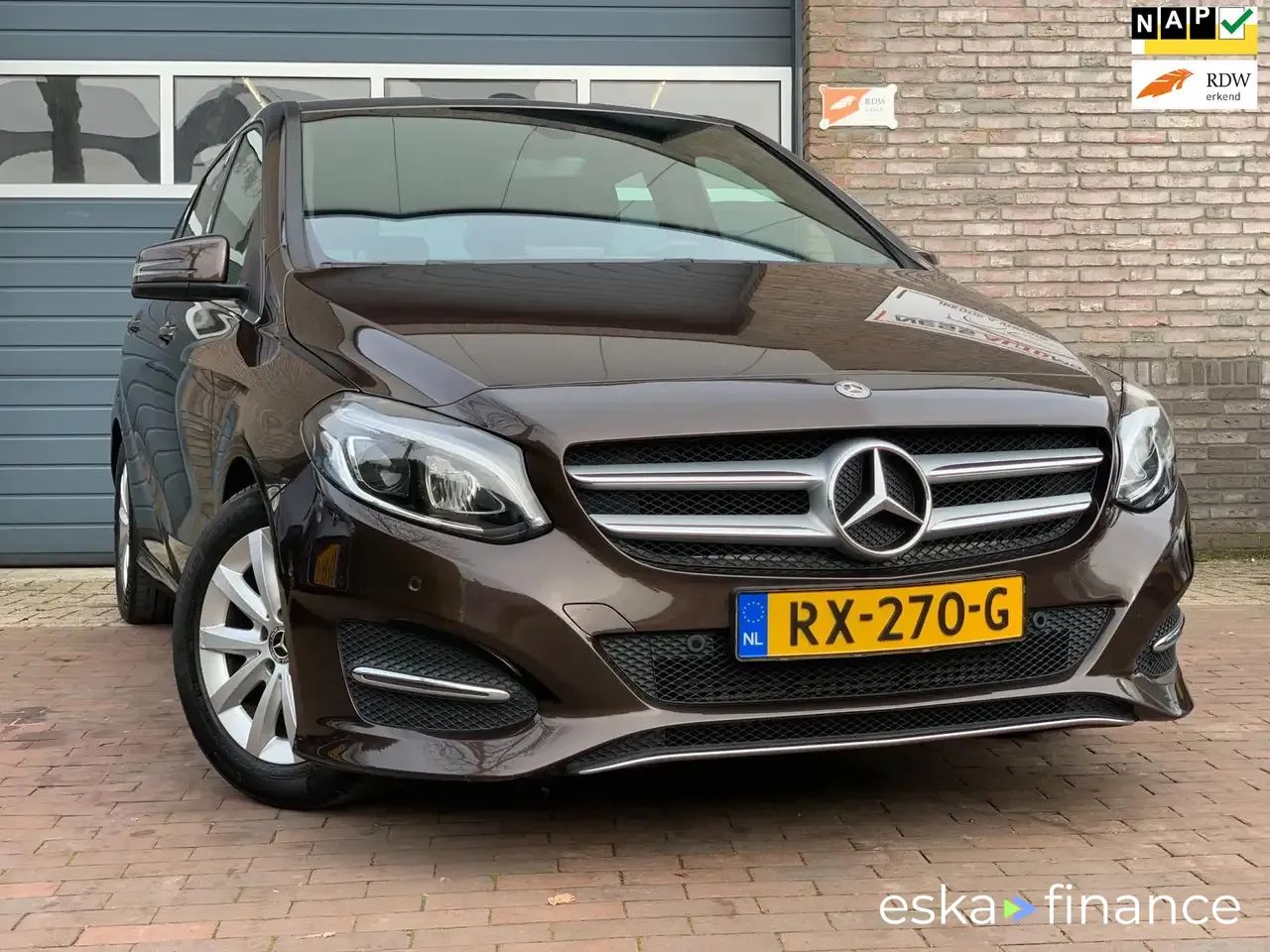 Leasing Hatchback MERCEDES B 180 2018