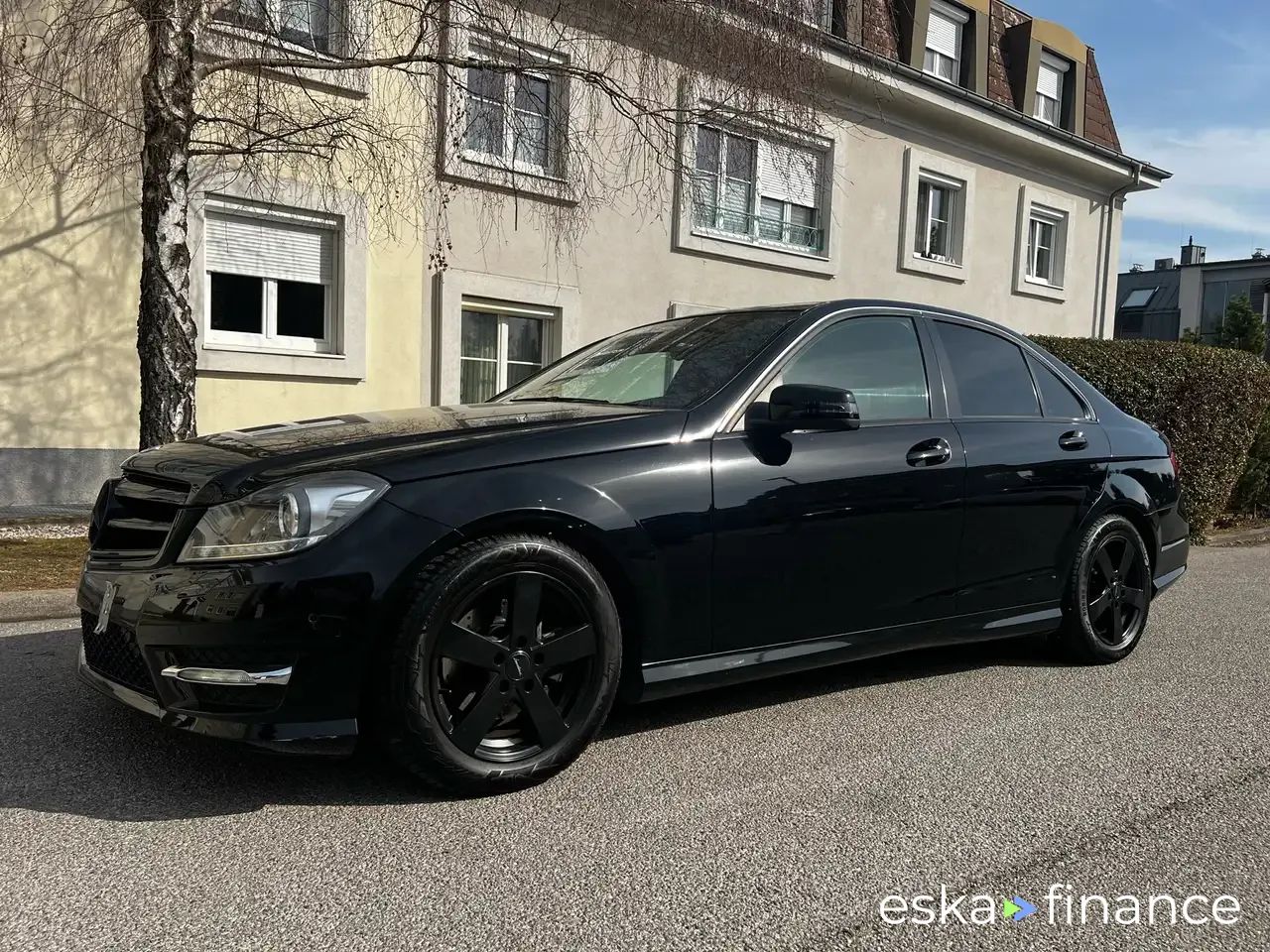 Lízing Sedan MERCEDES C 180 2011