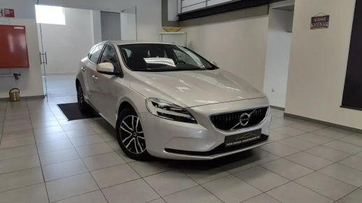 Volvo V40 2020