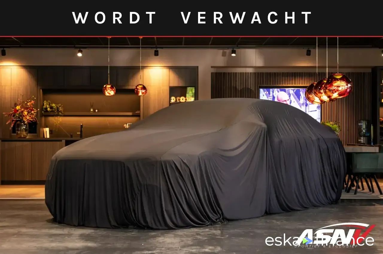 Lízing Sedan MERCEDES C 180 2019