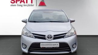 Lízing Hatchback Toyota Verso 2014