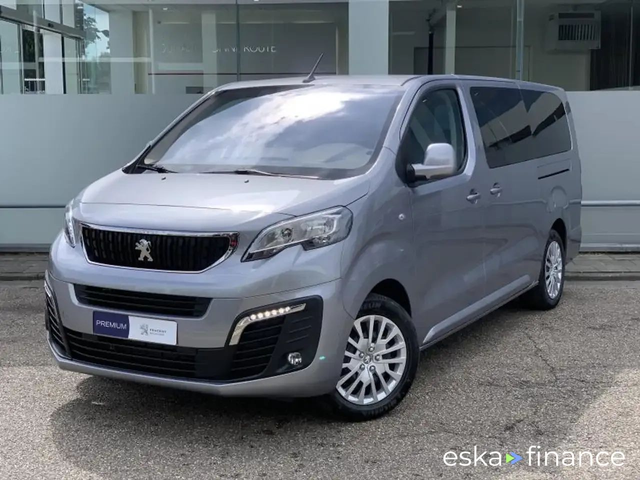 Financování Hatchback Peugeot Traveller 2020