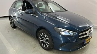 Lízing Hatchback MERCEDES B 200 2020