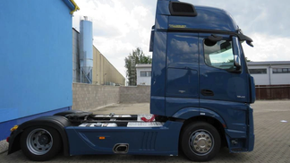 Lízing Traktor MERCEDES 1845 2017