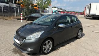 Lízing Sedan Peugeot 208 2013