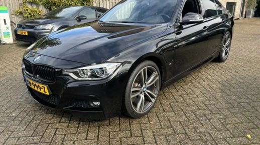 BMW 330 2016