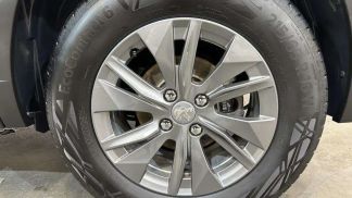 Lízing Sedan Peugeot E-2008 2023