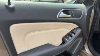 Lízing Hatchback MERCEDES B 180 2012