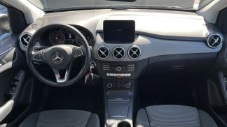 Lízing Hatchback MERCEDES B 180 2016