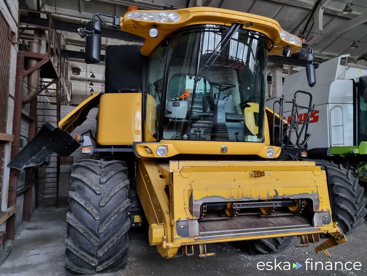 Leasing Combine grain harvester New Holland CX 8070 2014