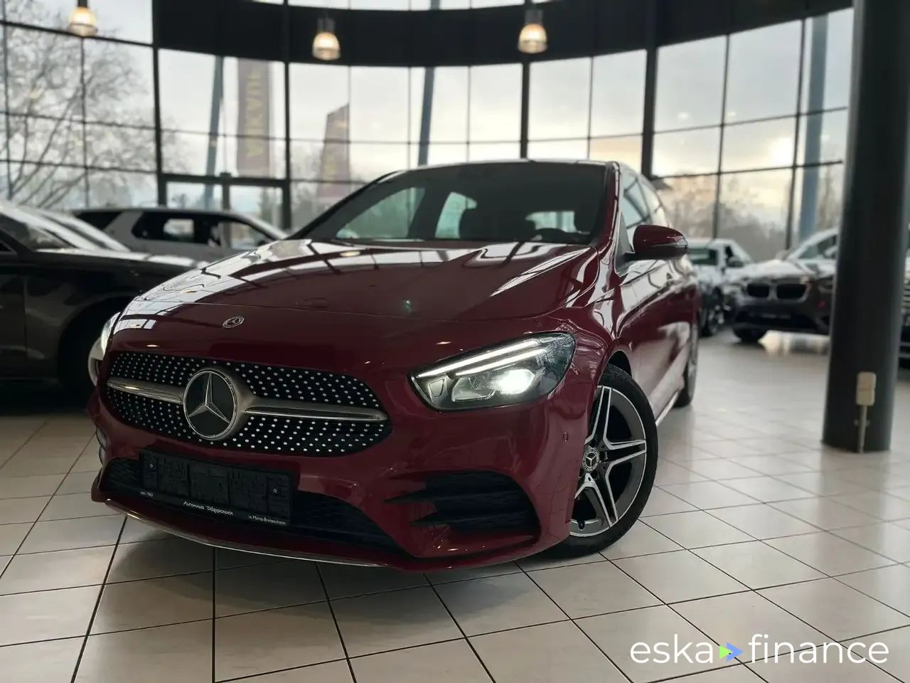 Lízing Hatchback MERCEDES B 180 2022