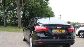 Lízing Sedan Ford Focus 2011