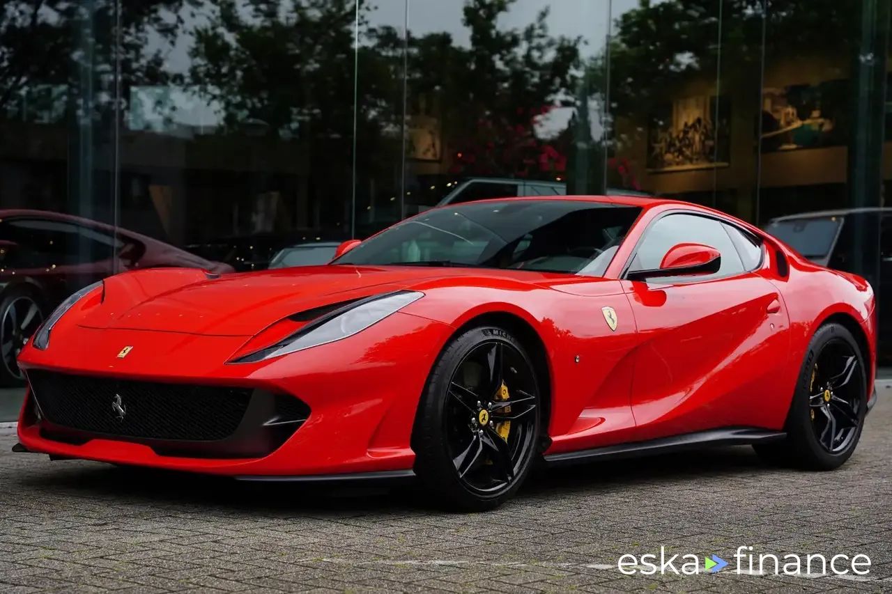 Lízing Kupé Ferrari 812 2018