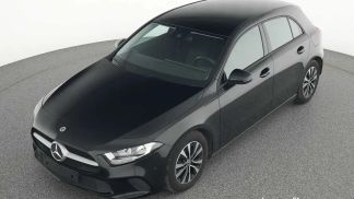Lízing Hatchback MERCEDES A 200 2021