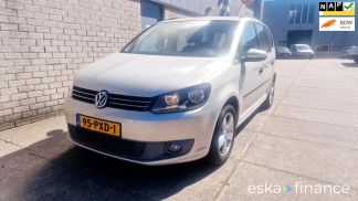 Lízing Hatchback Volkswagen Touran 2011