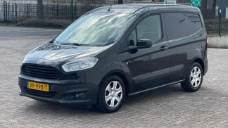 Lízing Sedan Ford Transit Courier 2015