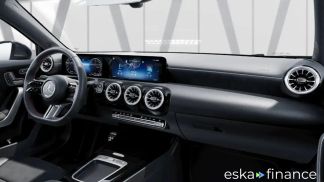 Lízing Sedan MERCEDES A 250 2025
