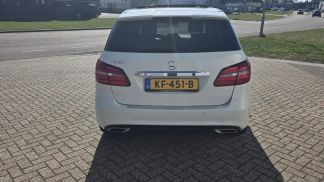 Lízing Hatchback MERCEDES B 180 2016