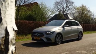 Lízing Hatchback MERCEDES B 200 2020