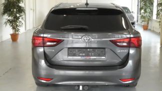 Leasing Wagon Toyota Avensis 2017