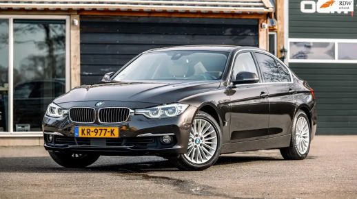 BMW 330 2016