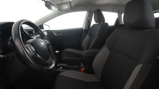 Leasing Hatchback Toyota Auris 2016