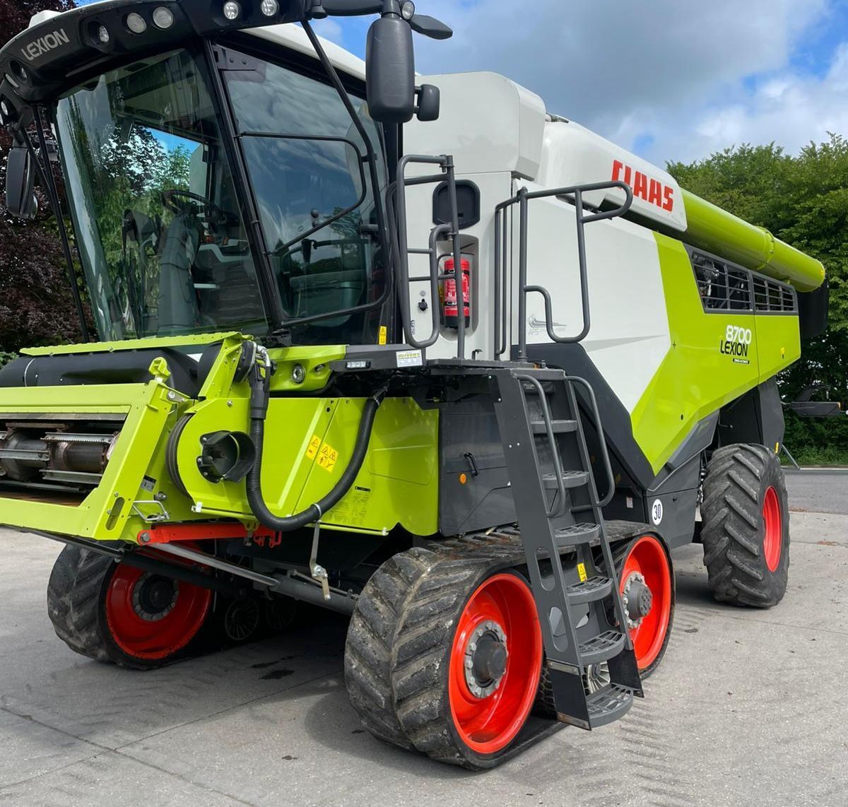 Leasing Combine grain harvester Claas Lexion 8700TT 2020
