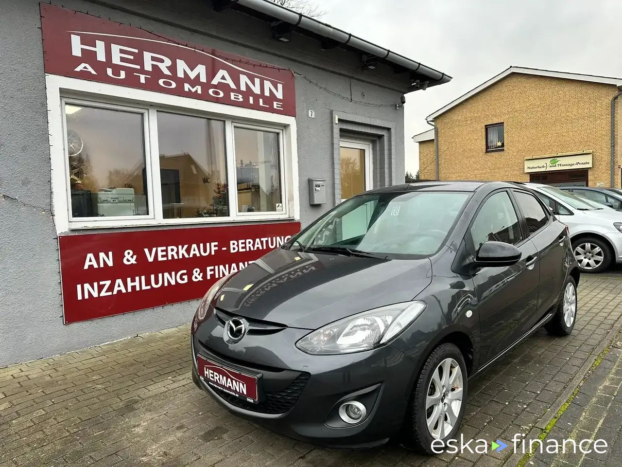 Lízing Sedan Mazda 2 2014