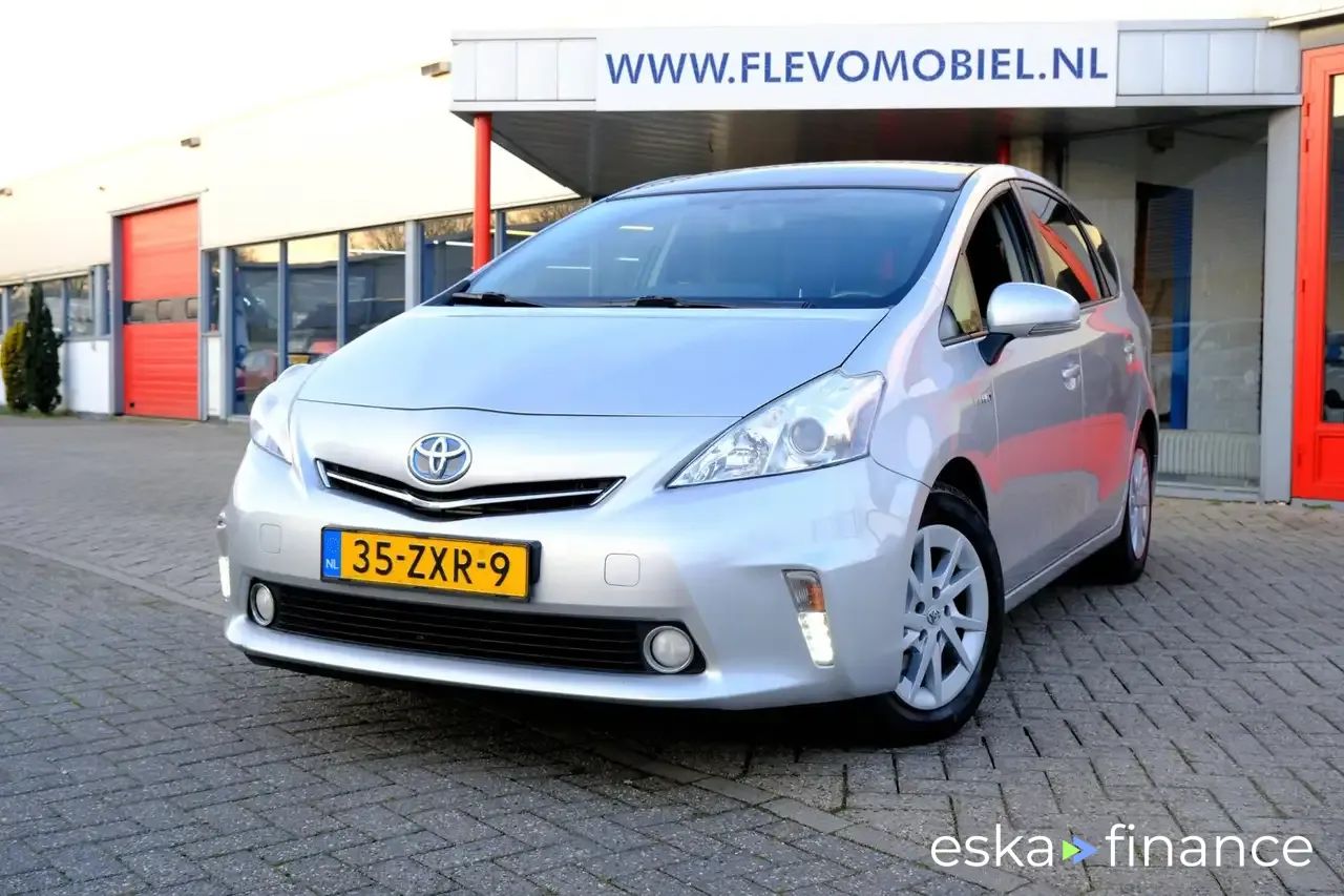 Leasing Hatchback Toyota Prius 2013