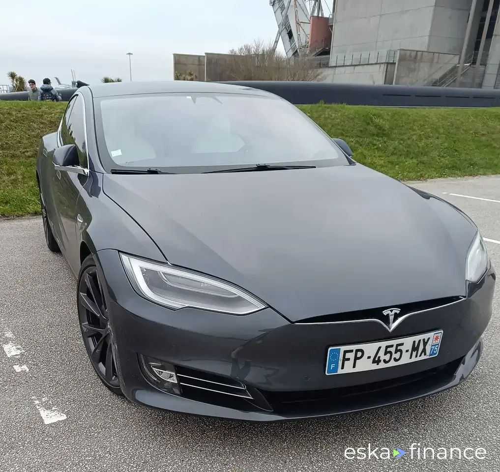 Leasing Sedan Tesla Model S 2020