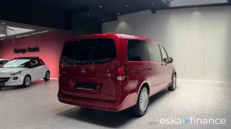 Lízing Hatchback MERCEDES V 250 2023