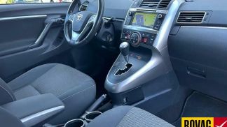 Lízing Hatchback Toyota Verso 2015