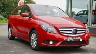 Financování Hatchback MERCEDES B 180 2014