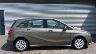 Lízing Hatchback MERCEDES B 180 2012