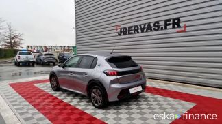 Lízing Sedan Peugeot 208 2022