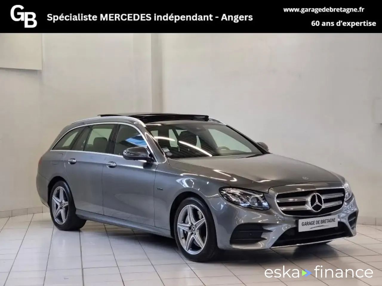 Lízing Kombi MERCEDES E 300 2019