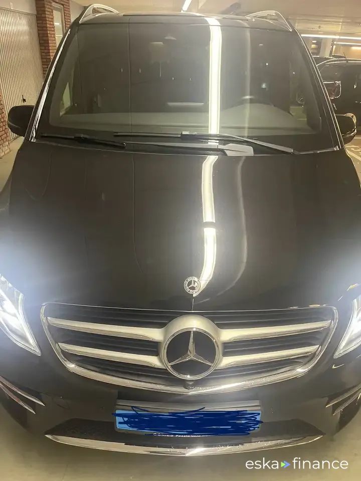 Lízing Hatchback MERCEDES V 2019