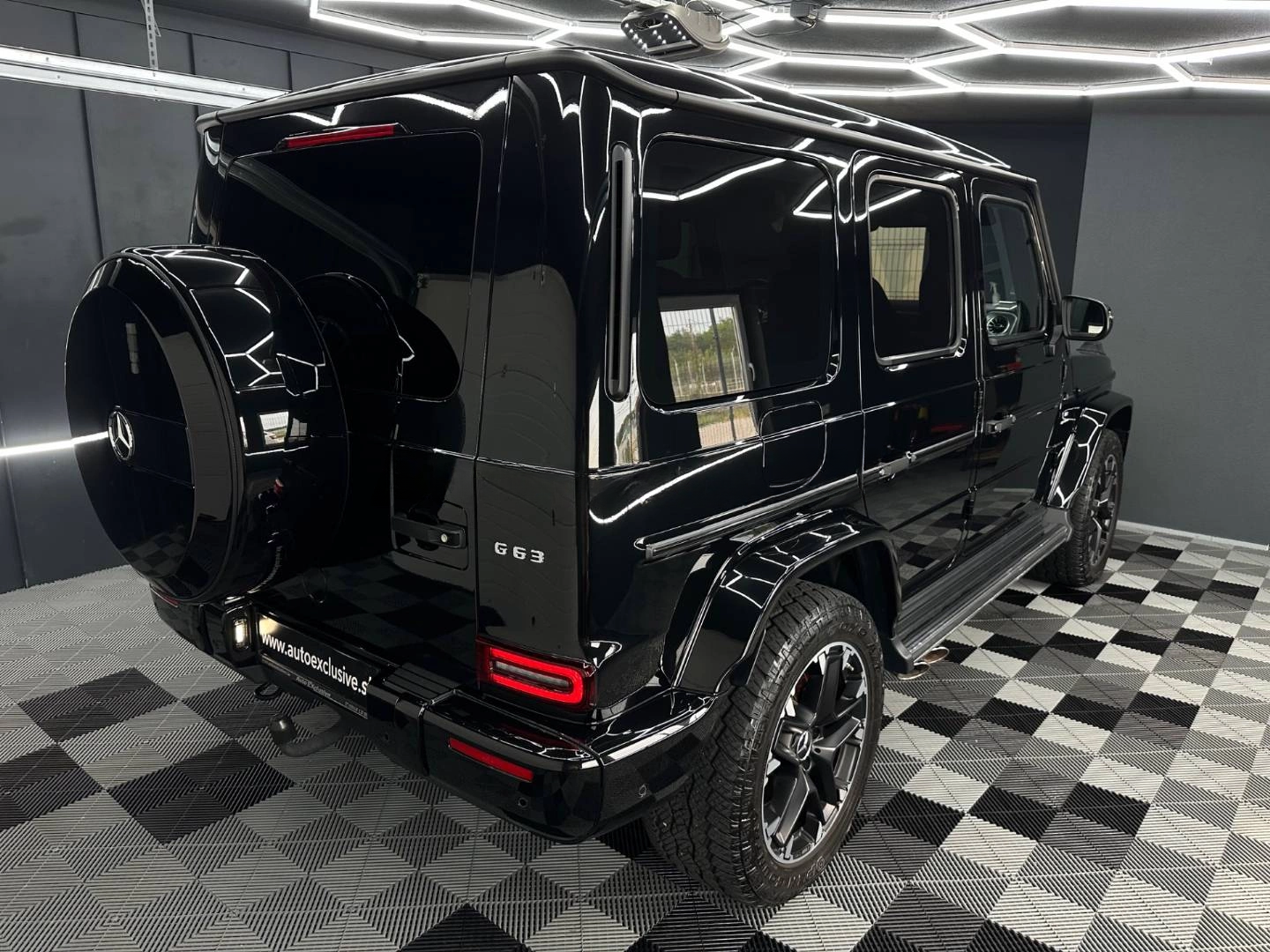 SUV MERCEDES G TRIEDA 2020