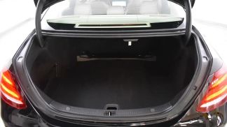 Lízing Sedan MERCEDES E 220 2020