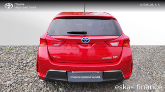 Lízing Hatchback Toyota Auris 2014