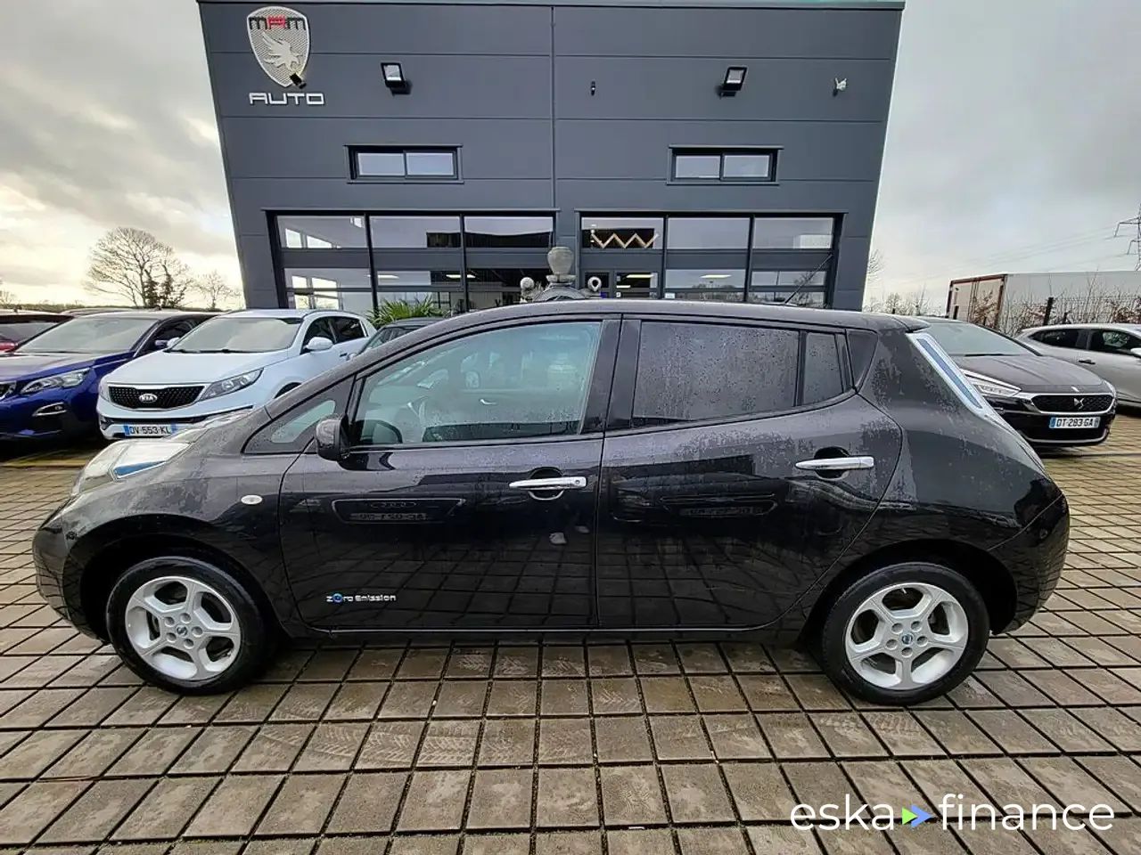 Financování Sedan Nissan Leaf 2015